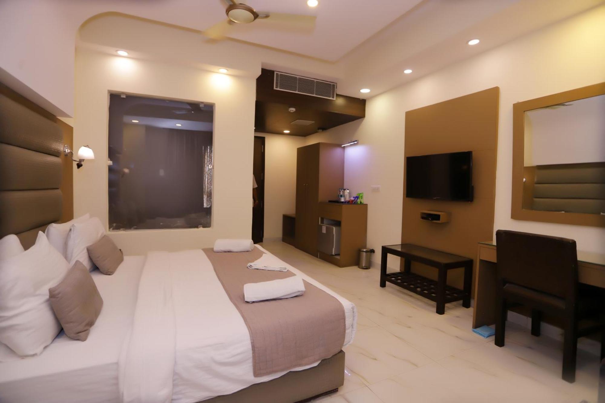 Hotel PK Residency Noida Exterior foto