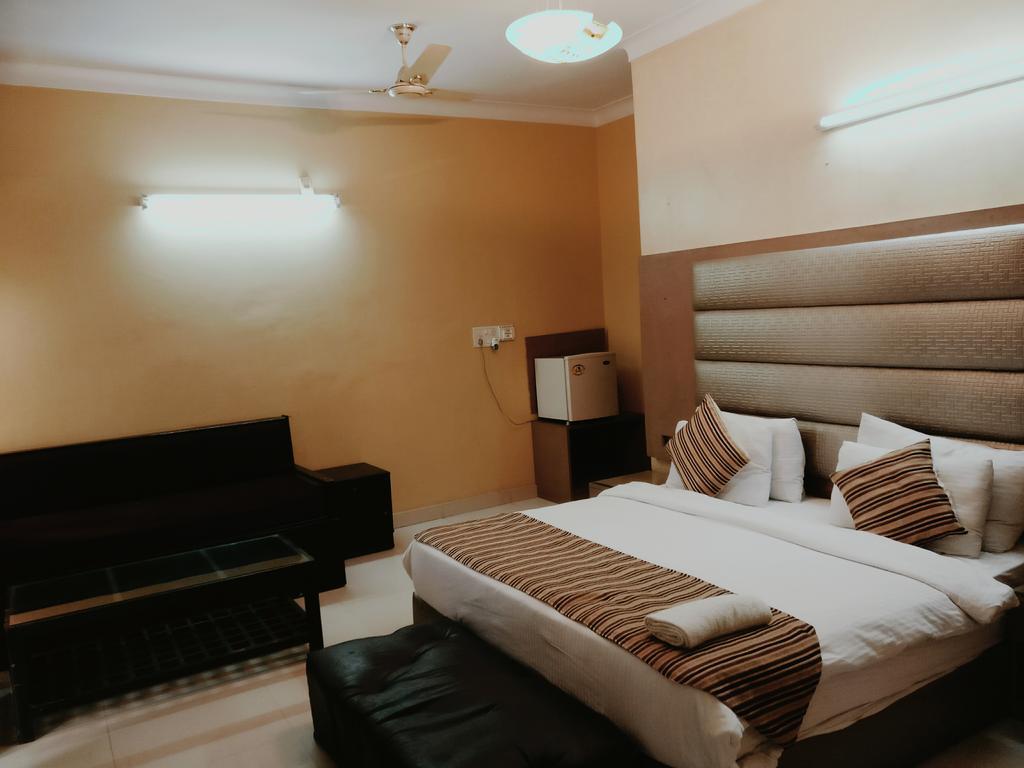 Hotel PK Residency Noida Exterior foto