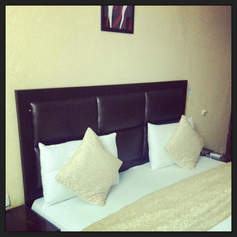 Hotel PK Residency Noida Habitación foto
