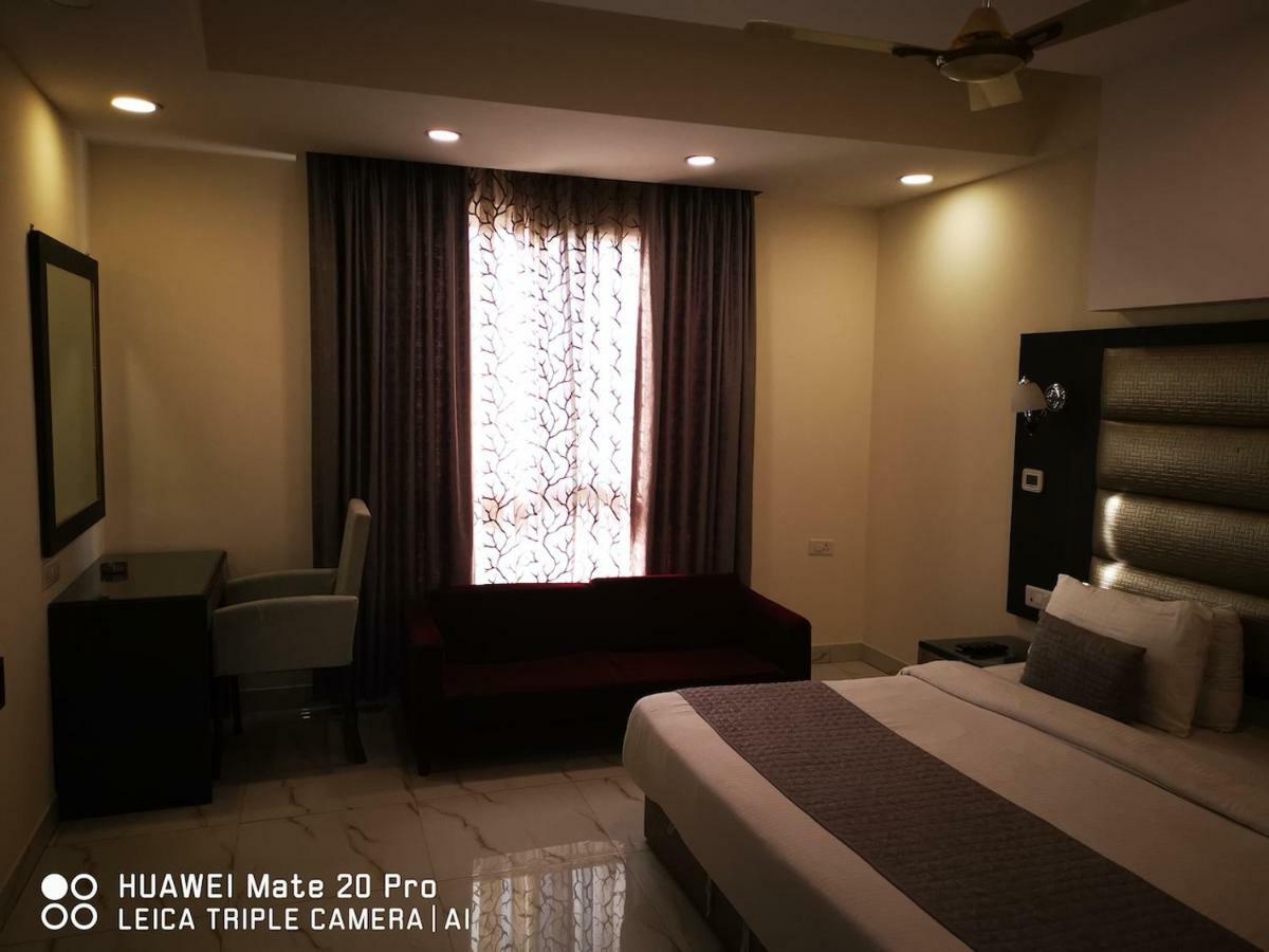 Hotel PK Residency Noida Exterior foto